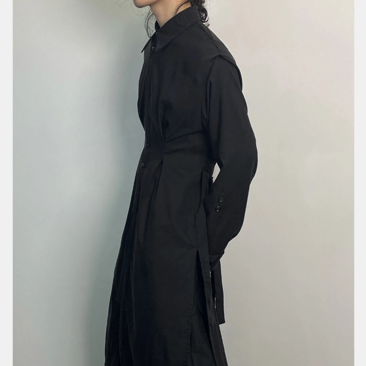 Belted Shirt Dress - เสื้อโค้ทเทรนช์โค้ทสไตล์โกธิค Y2K สำหรับผู้ชาย สไตล์ดาร์กอะคาเดเมีย สตรีทแวร์ เสื้อเชิ้ตยาวทรงเดรส