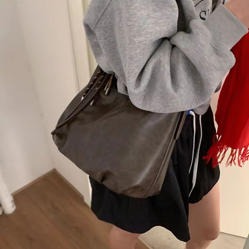 กระเป๋าใต้วงแขนขนาดใหญ่สไตล์วิ - Crossbody Bag Women บทวิจารณ์และราคา