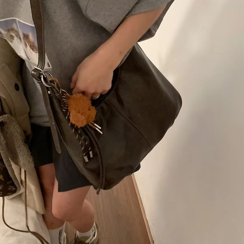 กระเป๋าใต้วงแขนขนาดใหญ่สไตล์วิ - Crossbody Bag Women บทวิจารณ์และราคา