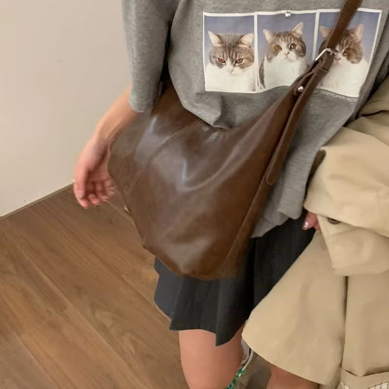 กระเป๋าใต้วงแขนขนาดใหญ่สไตล์วิ - Crossbody Bag Women บทวิจารณ์และราคา